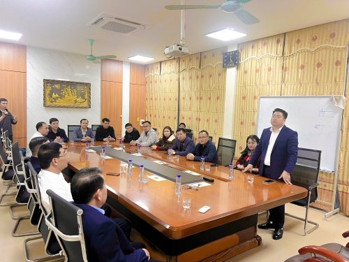 Đoàn công tác xã Mường Than thăm, làm việc với tập đoàn Đại Dương về xúc tiến đầu tư dự án may mặc