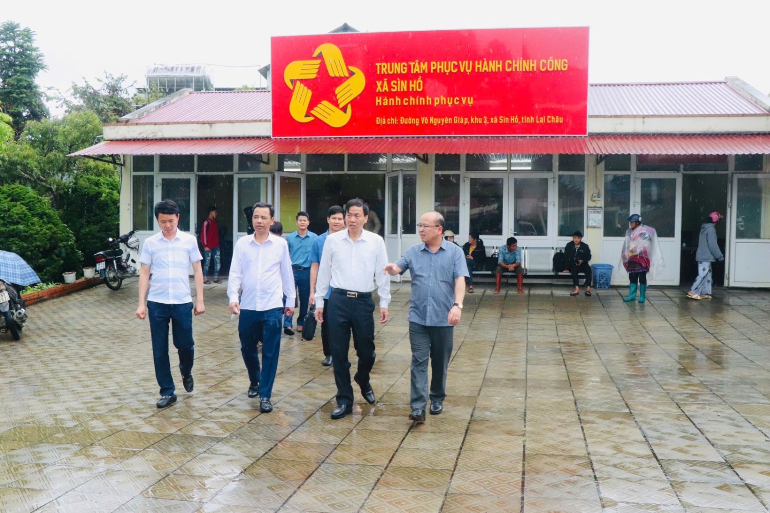 Chủ tịch UBND tỉnh Lê Văn Lương kiểm tra công tác tổ chức vận hành chính quyền địa phương sau sắp xếp tại xã Sìn Hồ