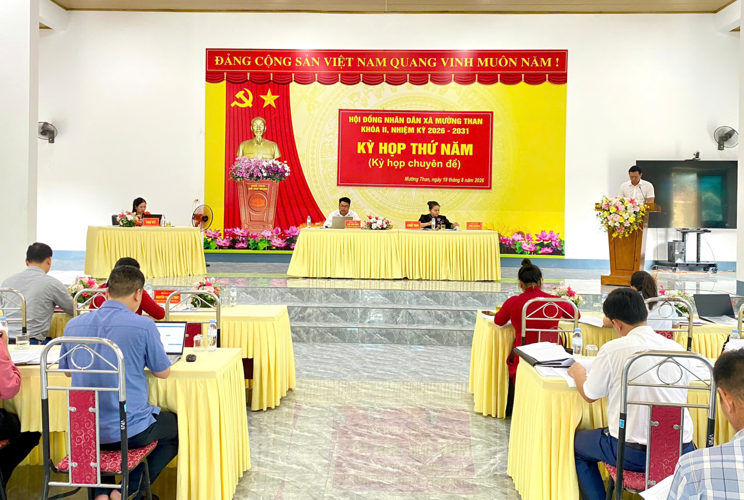 Quang cảnh Kỳ họp